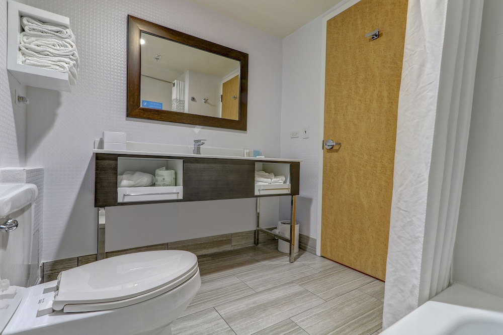Hampton Inn Tropicana - photo 35