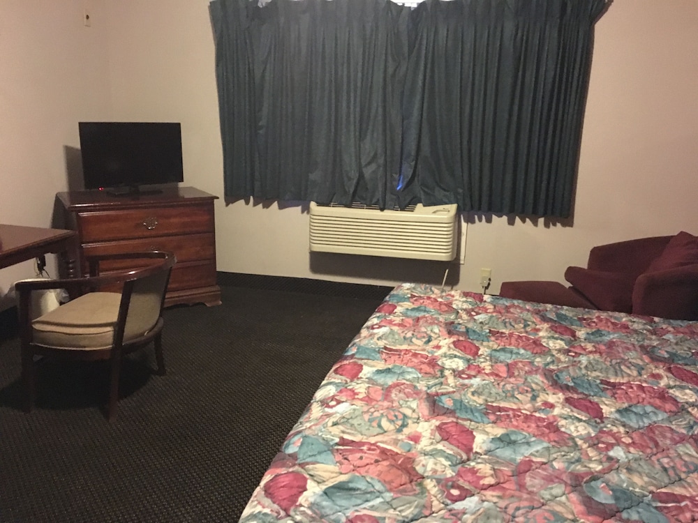 Rapids Inn and Suites - photo 24