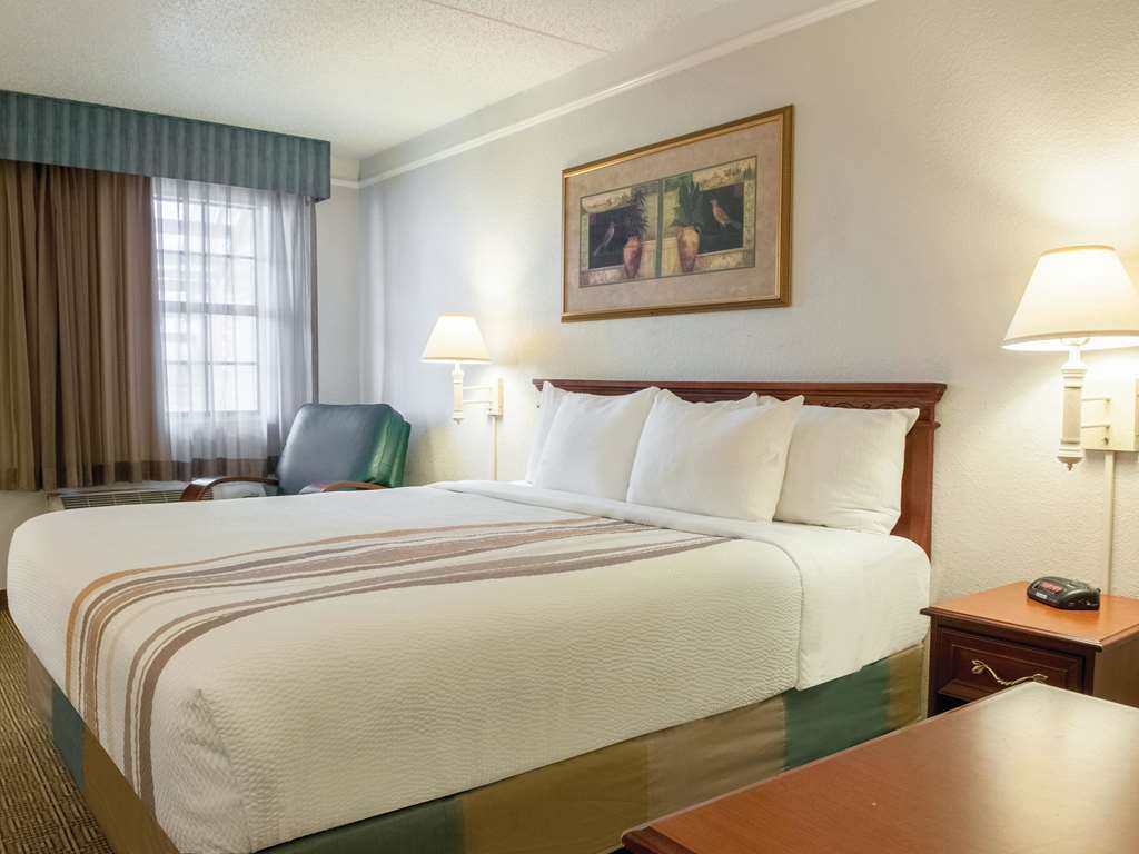 La Quinta Inn by Wyndham New Orleans Veterans Metairie - photo 15