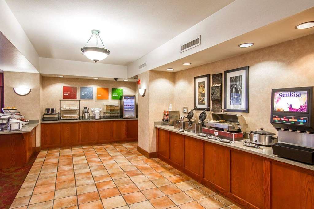 Comfort Inn I 10 West at 51st Ave - photo 29