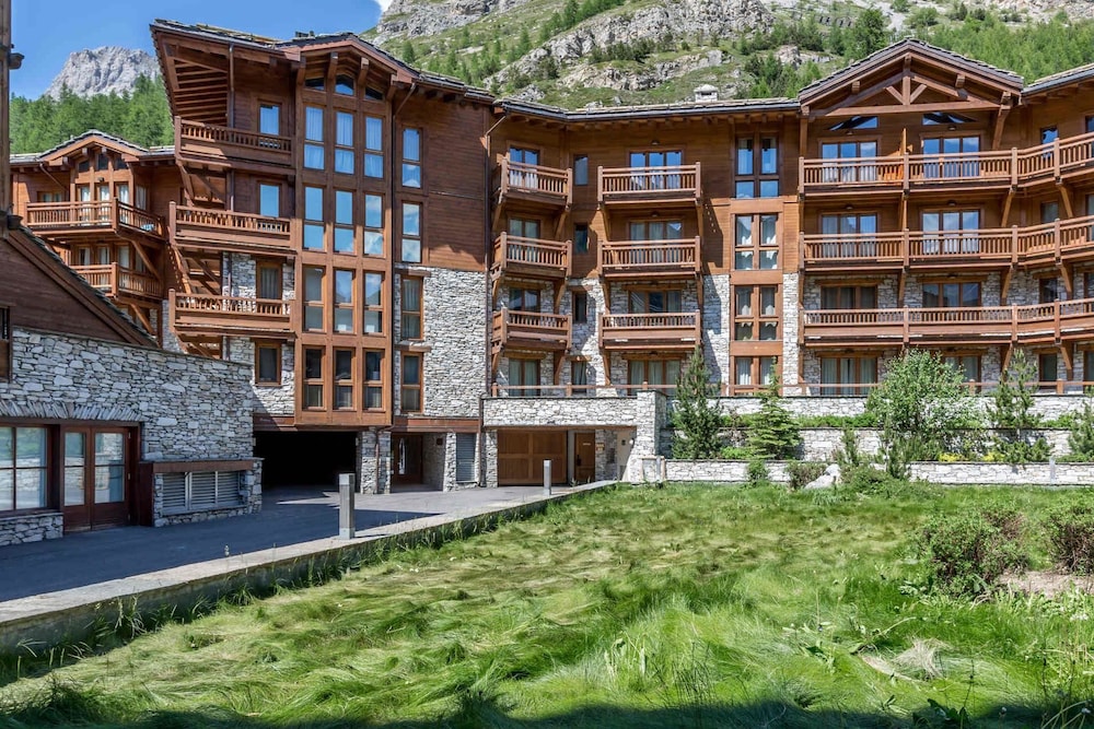 AND43 Centre Val dIsère Proximité front de neige et Commerces. — 4-Star Luxury Hotel in Val-D'isere, France
