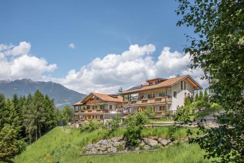 Apartmenthaus Fuchsmaurer — 4-Star Luxury Hotel in Bressanone, Italy