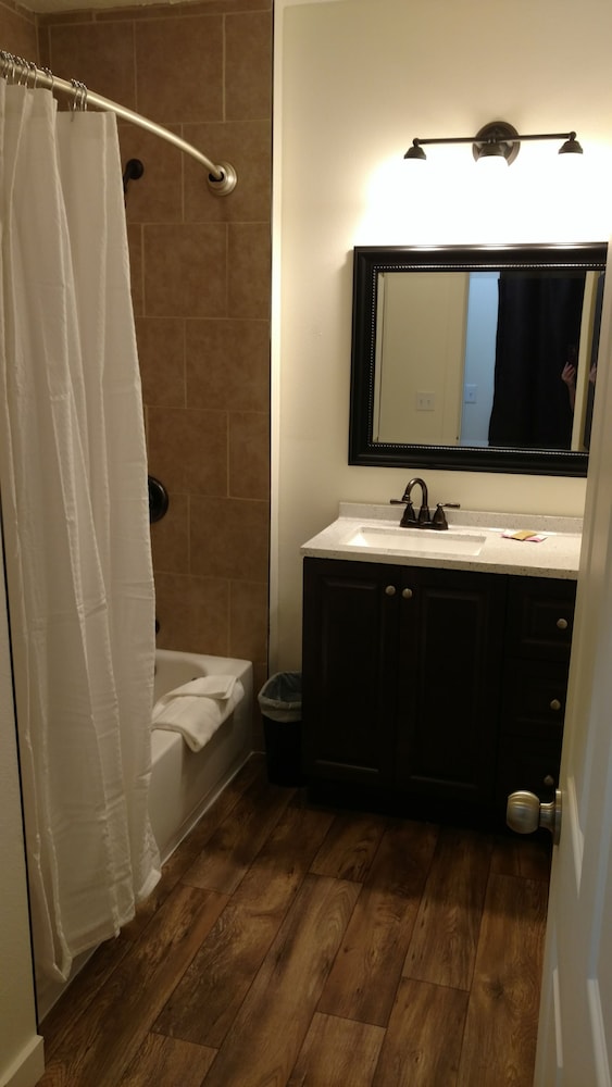 Cattlemen Motel - photo 22