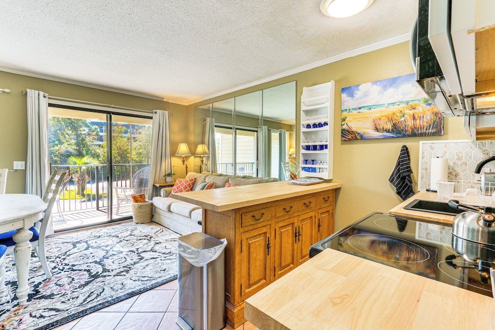 Walk to Beach: Resort Perks at Hilton Head Condo - photo 9