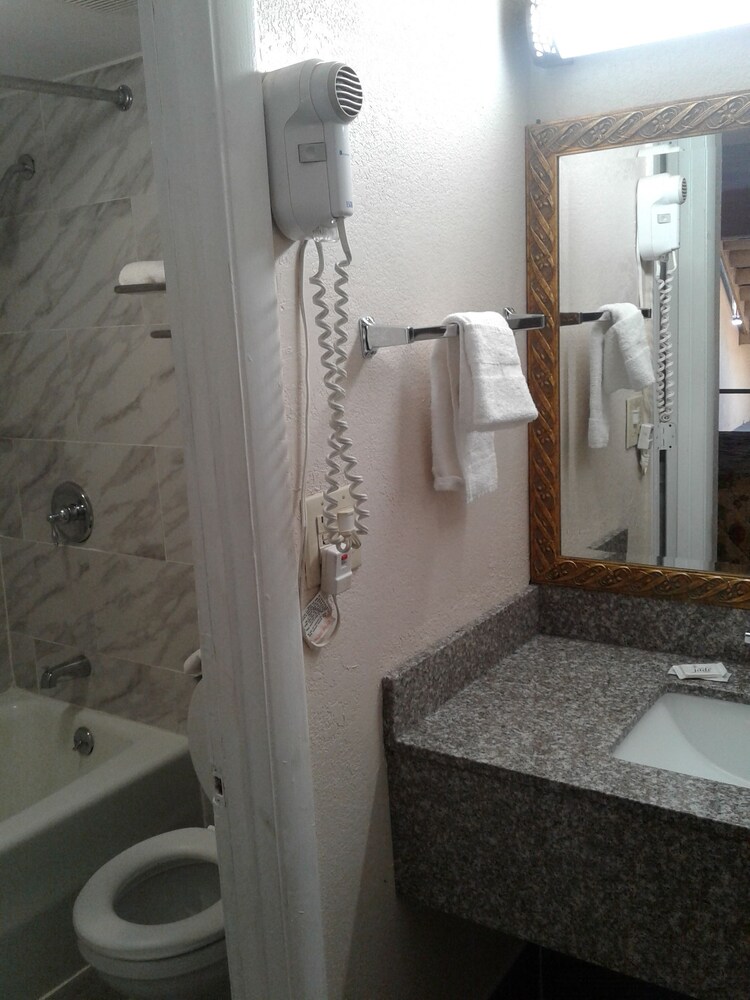 Budget Inn Express South Carolina - photo 11