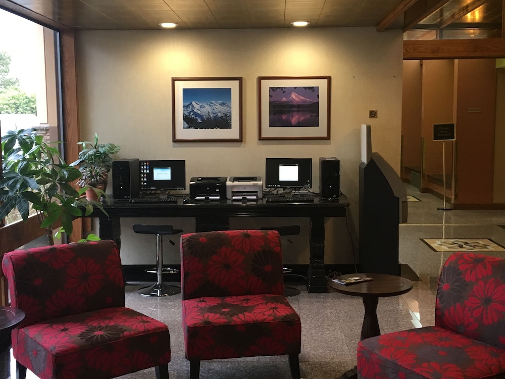 Ramada Portland Airport - photo 10