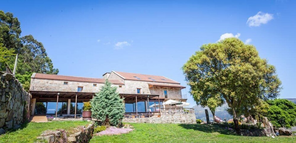 Casa Rural Abadia Eiras — 4-Star Luxury Hotel in O Rosal, Spain