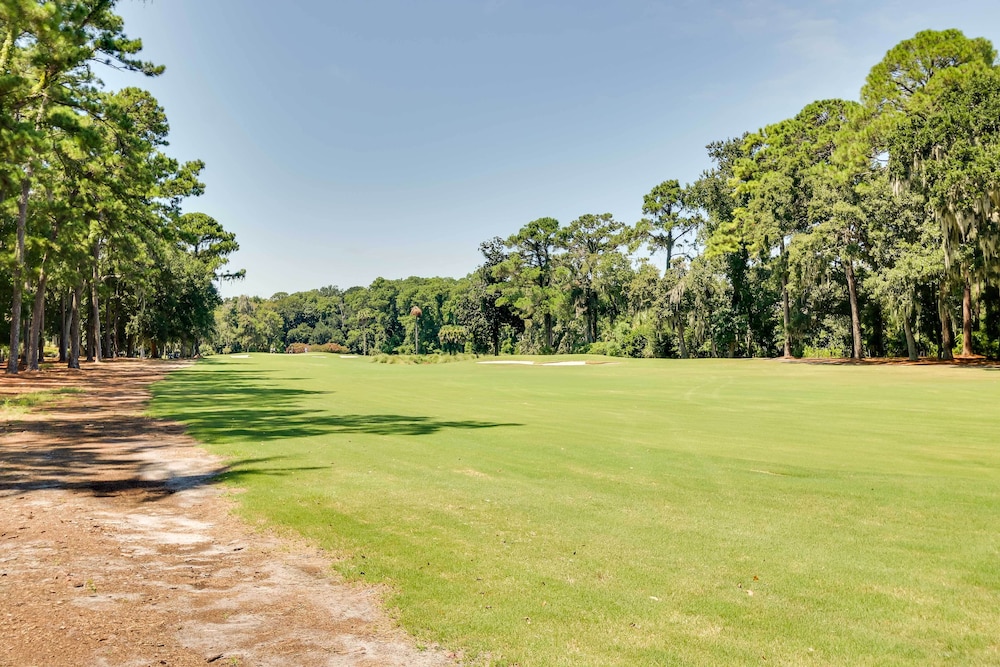 Hilton Head Resort Condo w Pool Access - photo 18
