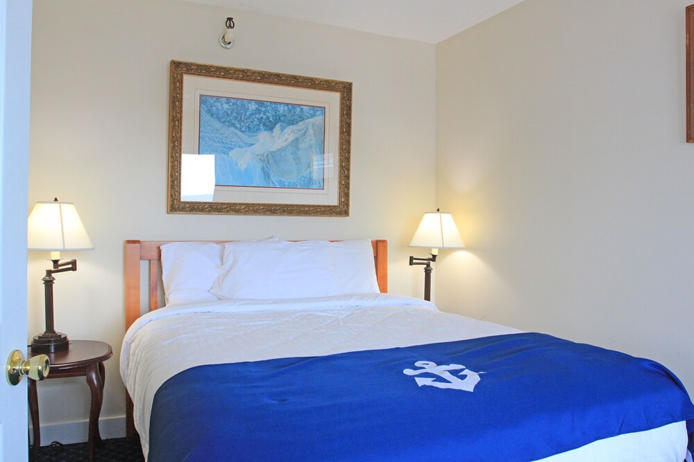 Fishermans Wharf Inn - photo 27