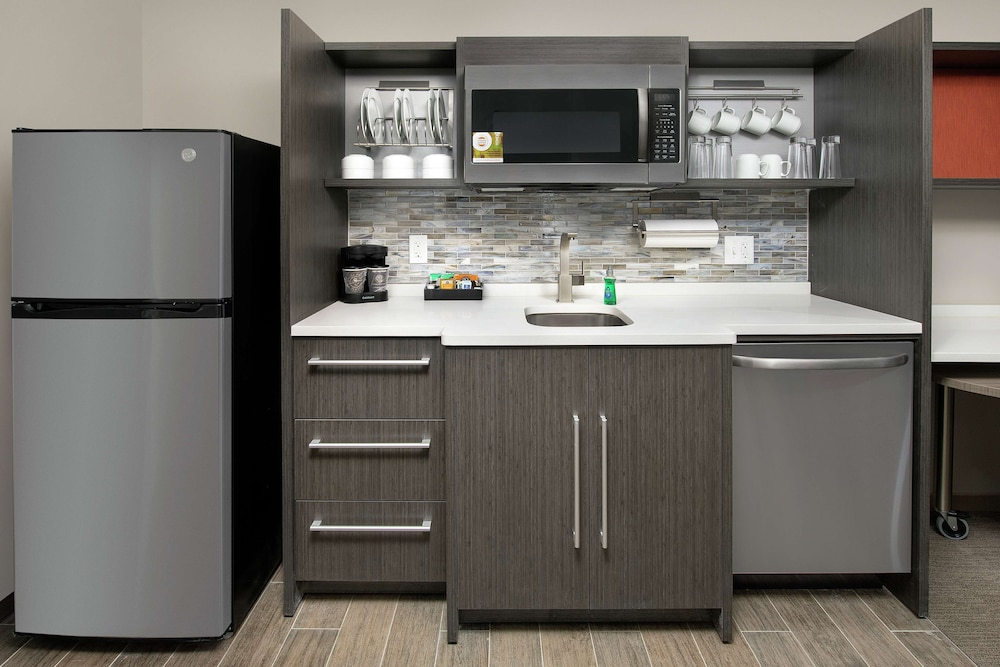Home2 Suites by Hilton Charlottesville Downtown - photo 12