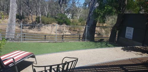 Adelphi Apartment 6 Riverview 2 BDRM 1BDRM or 6A King Studio Riverview both with balconies — 4-Star Luxury Hotel in Echuca, Australia
