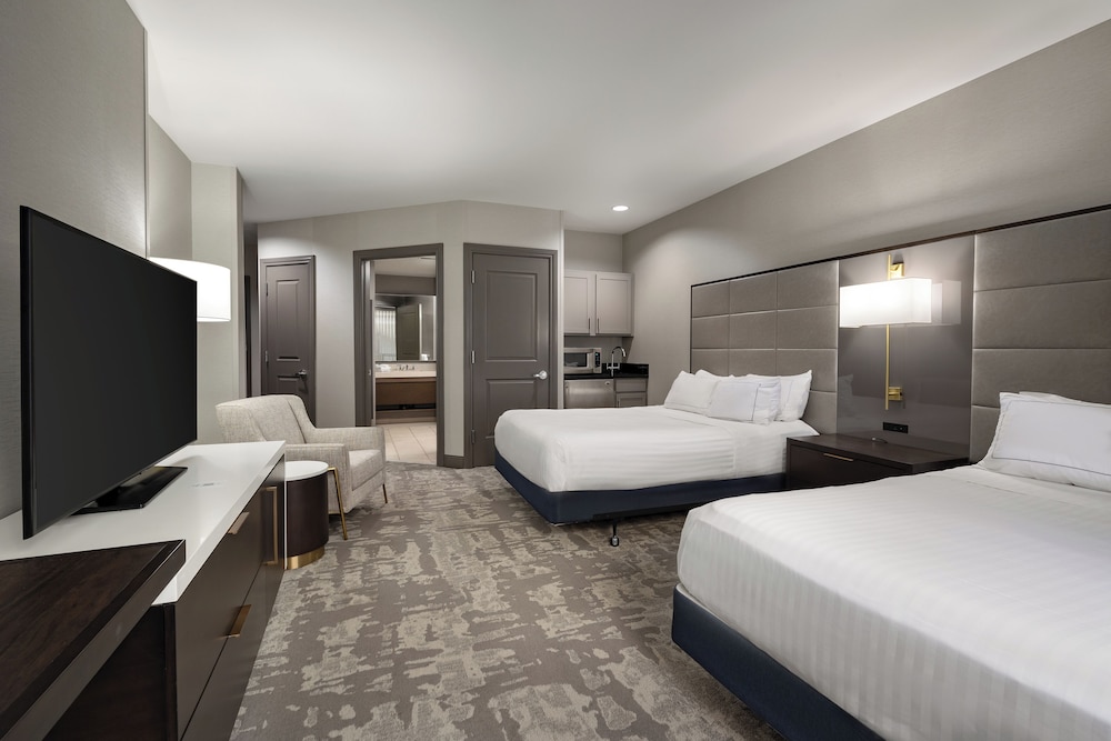 Hilton Promenade at Branson Landing - photo 40