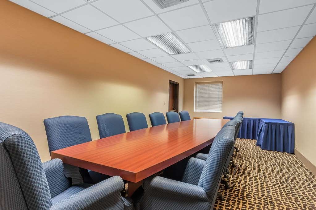 Comfort Inn Cleveland Airport - photo 19