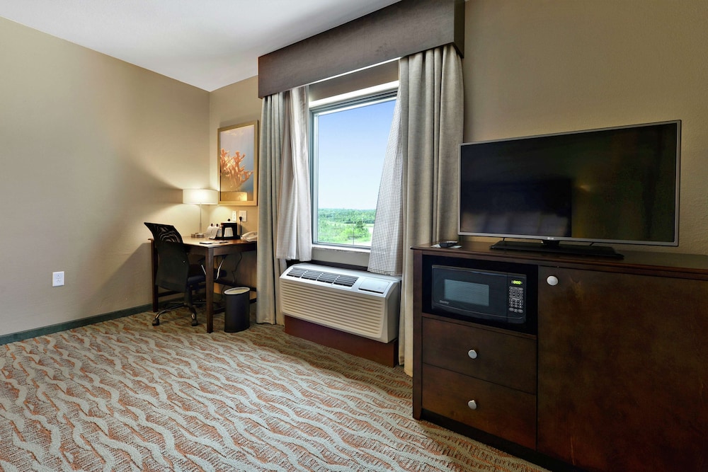 Hampton Inn & Suites Gulfport I 10 - photo 18