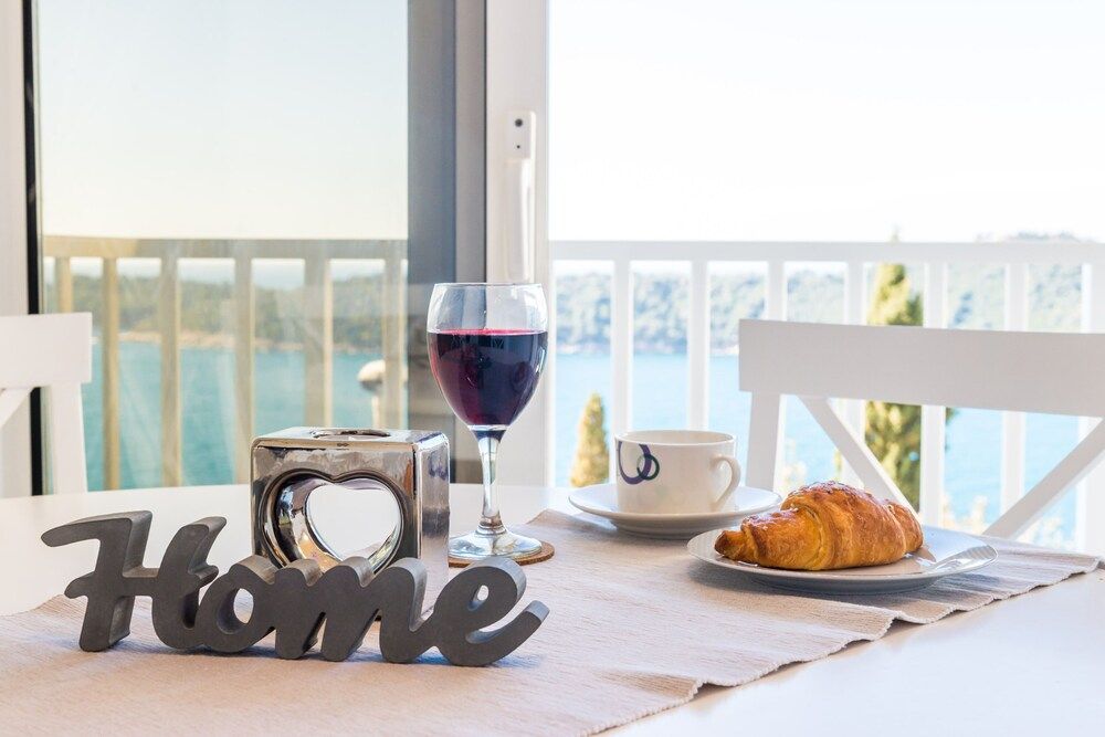 Sea View Apartments mauro