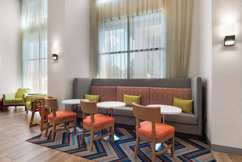 Hampton Inn & Suites Pensacola I 10 N at Univ. Town Plaza - photo 28
