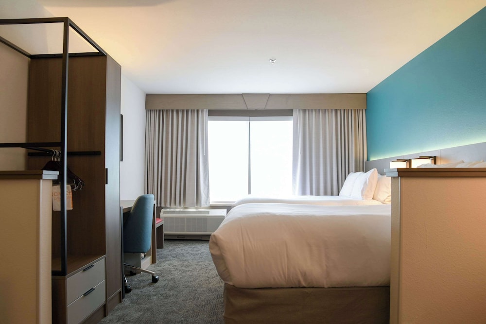 Comfort Inn & Suites NW Milwaukee - photo 26