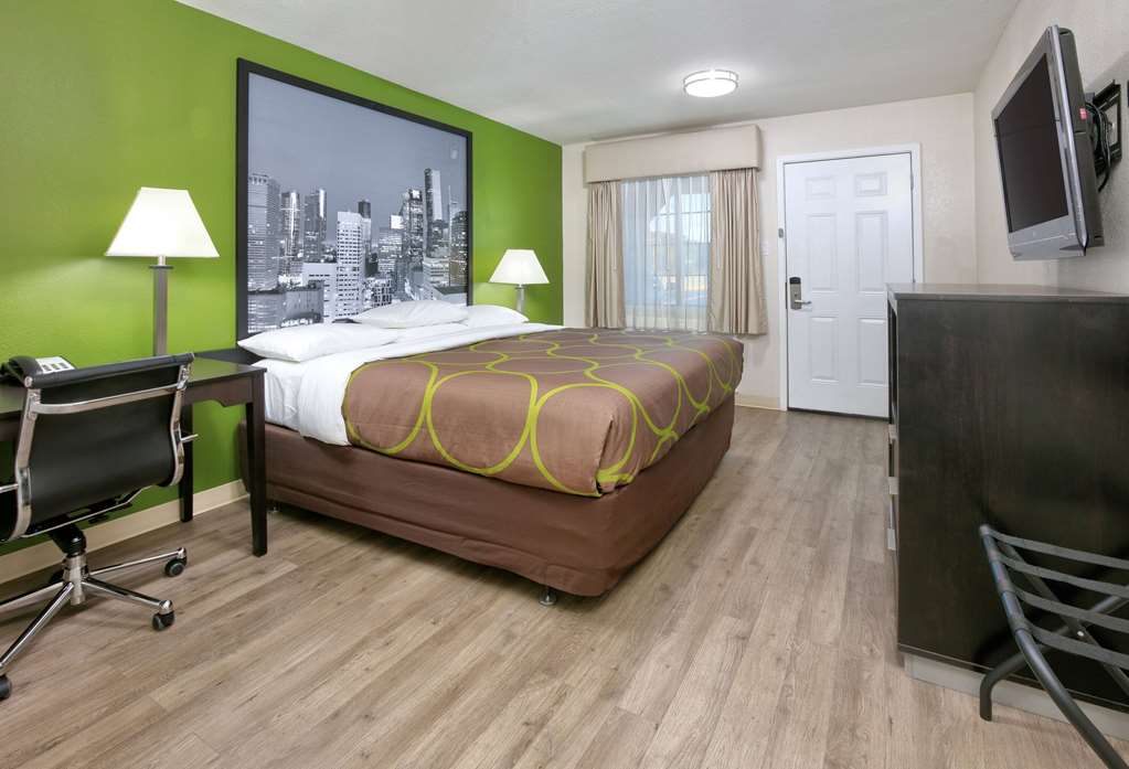 Super 8 by Wyndham Palestine - photo 8
