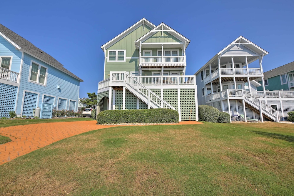 Manteo Waterfront Resort Home with 30 Ft Dock - photo 13