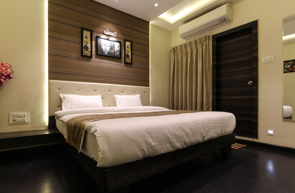 Hotel Sher E Punjab in Shahada, India