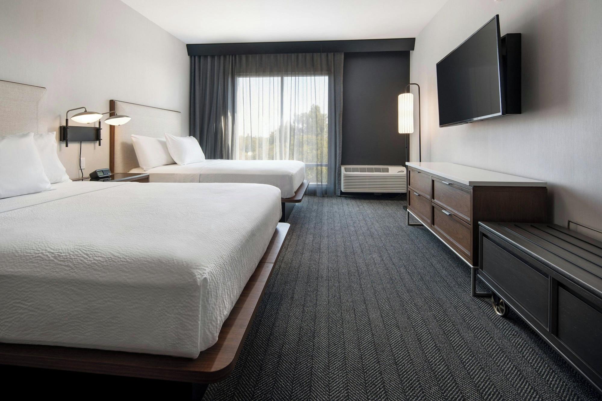 Courtyard by Marriott Fresno Clovis - photo 7