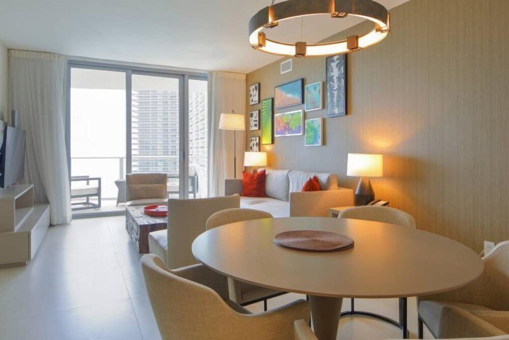 Best Ocean & Bay Views 2 Bed 2 Bath @ Hyde Resort - photo 15