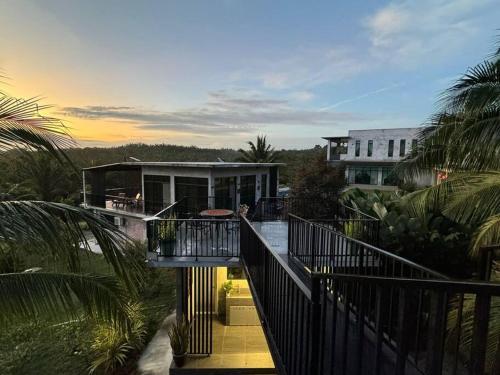 Exclusive Hilltop Retreat UHouse in Alor Gajah, Malaysia