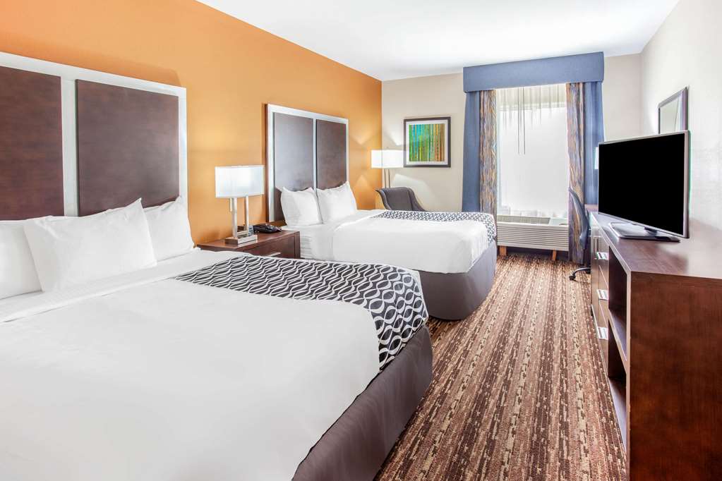 La Quinta Inn & Suites by Wyndham Gonzales TX - photo 8