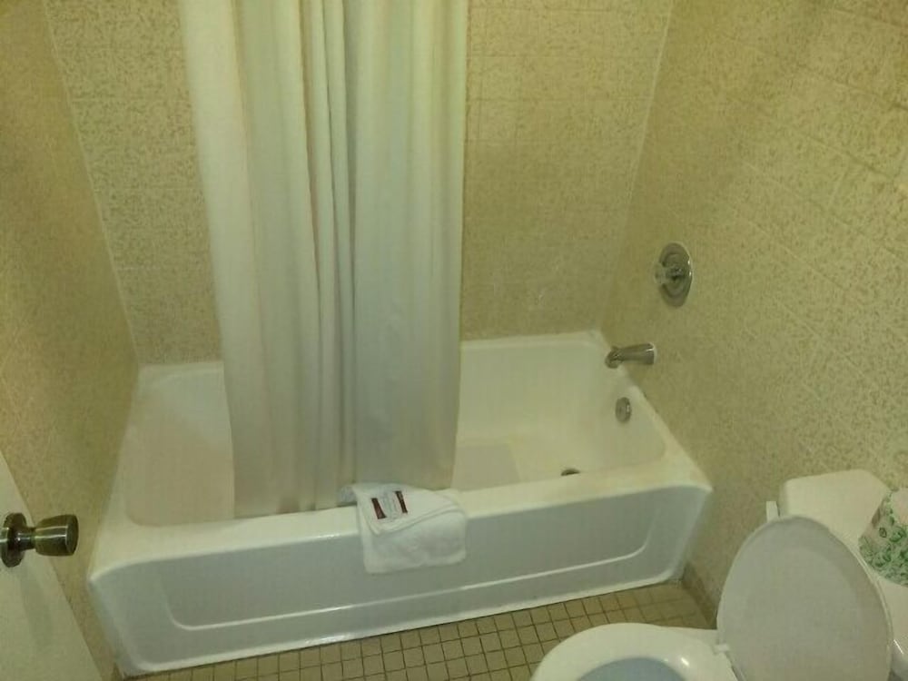 E Z 8 Motel Newark - photo 7