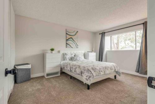 Cozy home 16 Min away from strip and fremont