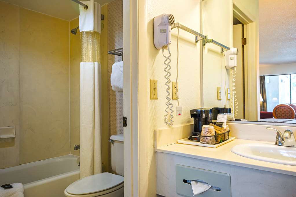 Americas Best Value Inn & Suites Melbourne - photo 15