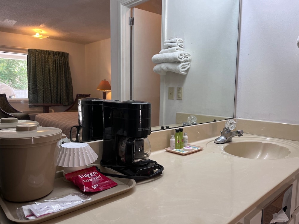 Windtree Inn - photo 12