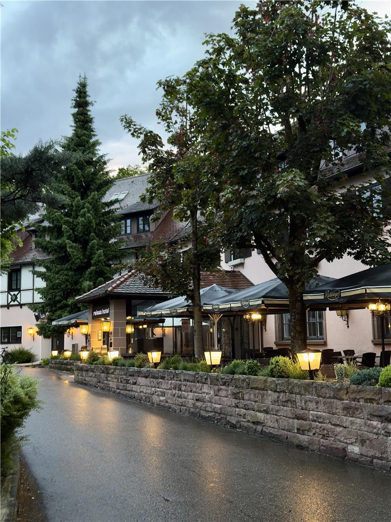 exterior view entrance relexa waldhotel schatten stuttgart