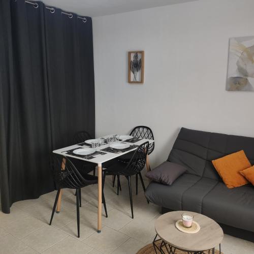 Dans Le Centre Historique — hotel in Noyon