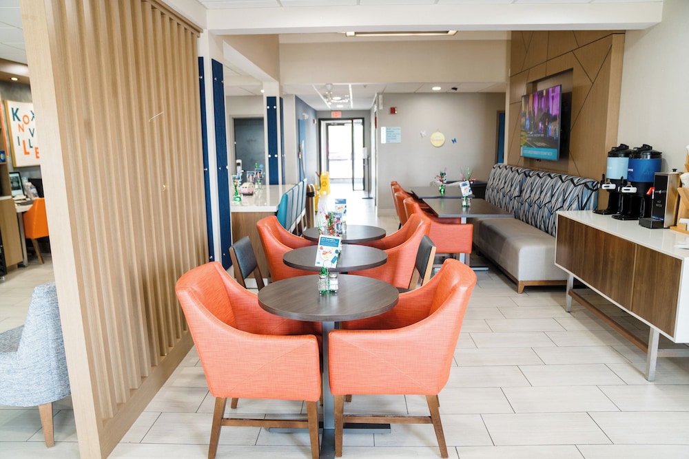 Holiday Inn Express & Suites Knoxville North I 75 Exit 112 by IHG — hotel in Powell