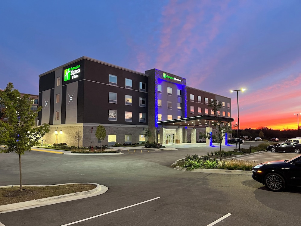 Holiday Inn Express & Suites Chicago Schaumburg an IHG Hotel - photo 71