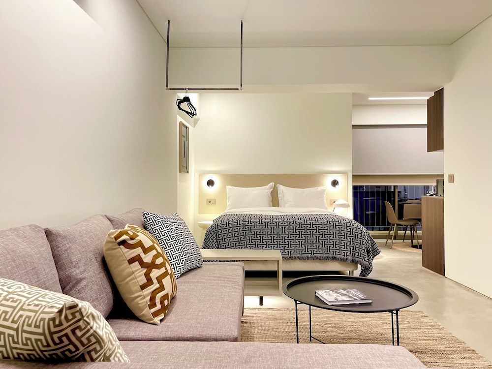 THE NIXON Suite and Apartments Hotel — 4-Star Luxury Hotel in Zografos, Greece