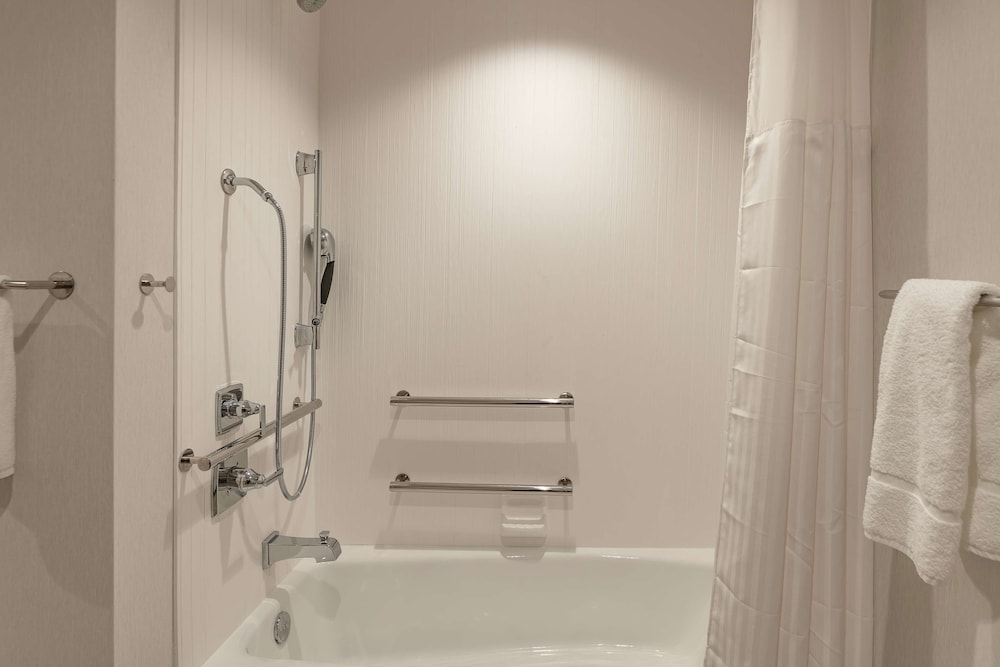 Hilton Garden Inn Dallas at Hurst Conference Center - photo 34