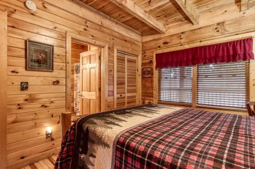 Highland Dream Hot Tub FREE tickets each paid day Near Dollywood WIFI - photo 23