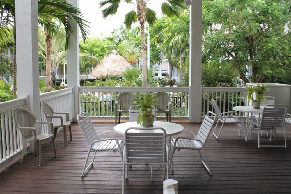 Coral Palm by Avantstay Key West Walkable Gated Community & Shared Pool - photo 38
