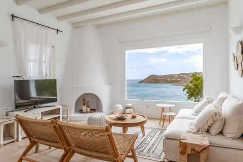 Calma Beach House — Ano Mera — photo 3
