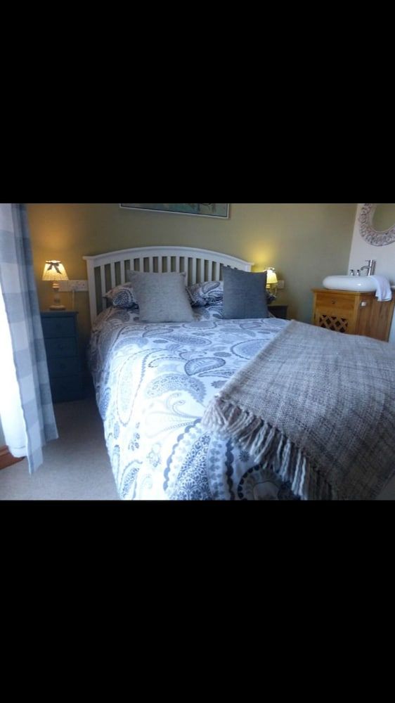 Crossvilla Guest House And Tea Room 8375034 — Templeton