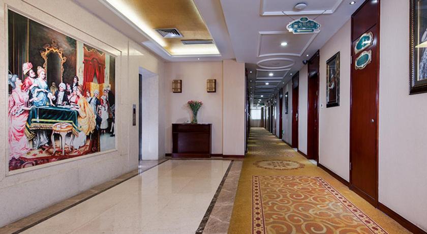 Vienna Hotel Shenzhen Pingdi in Longgang, People's Republic of China