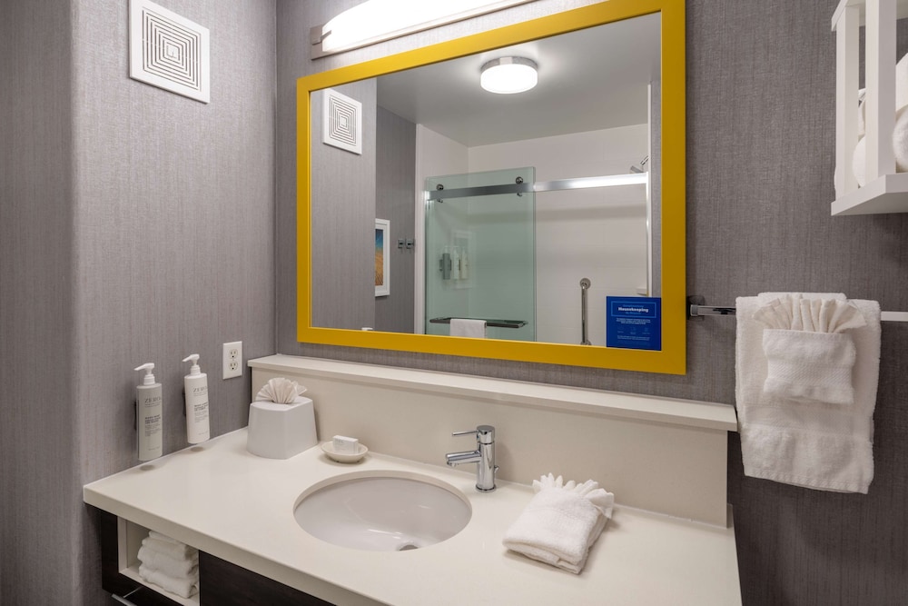 Hampton Inn & Suites Agoura Hills - photo 27