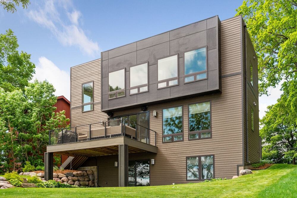 Lakefront Luxury — hotel in Mound