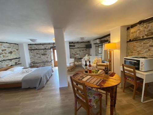 Elia & Meli Studio - carbon neutral hotel in Unknown City