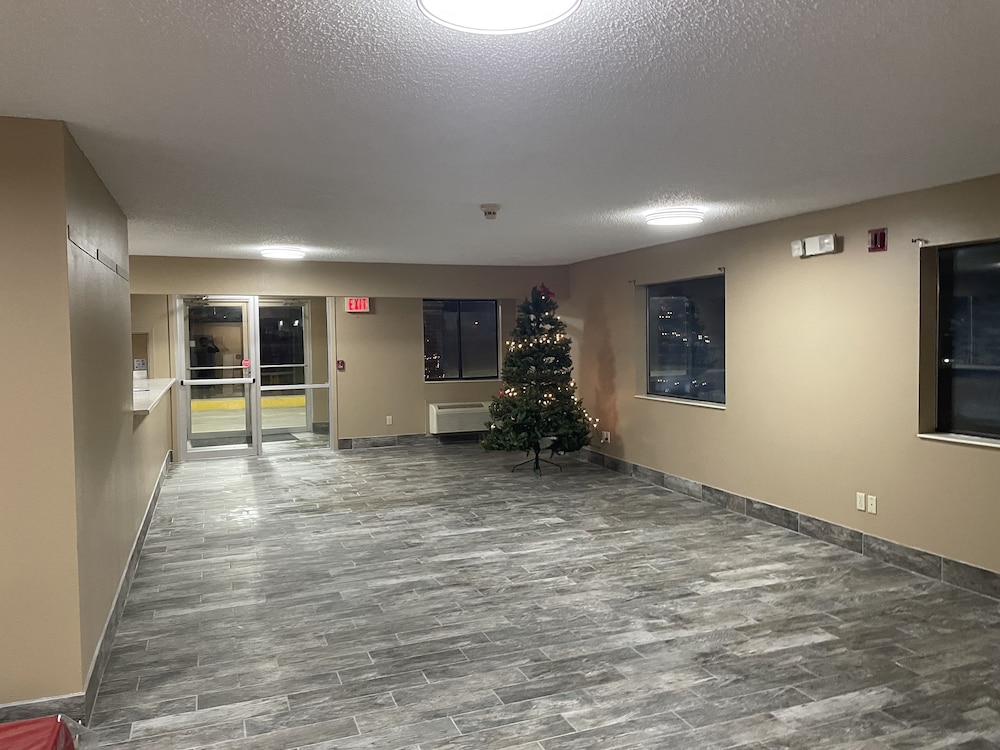 Designer Inn & Suites - photo 48