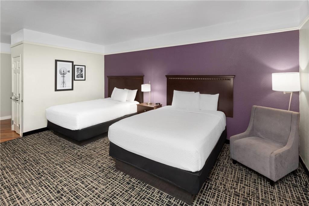La Quinta Inn & Suites by Wyndham Brownwood - photo 15