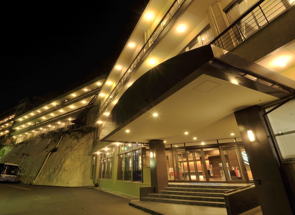 Nagasaki Nisshokan — 4-Star Luxury Hotel in Nagasaki, Japan