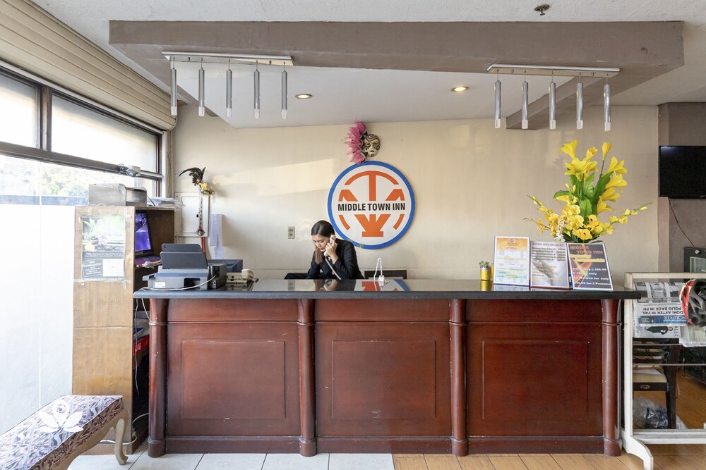 Zen Rooms Middle Town Inn Bacolod in Bacolod, Philippines